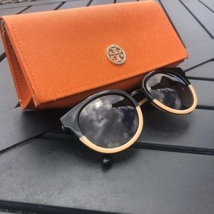 Tory Burch Round Sunglasses